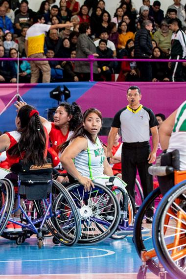 Jugadoras de México y Perú de baloncesto en silla de ruedas femenino se enfrentan ferozmente en los Juegos Parapanamericanos Lima 2019 en la Villa Deportiva Nacional – VIDENA.