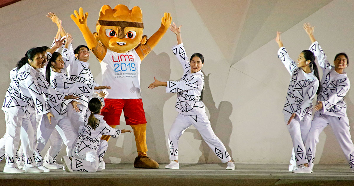 Milco junto a un grupo de artistas durante coreografía presentada en la inauguración de los Juegos Panamericanos Lima 2019