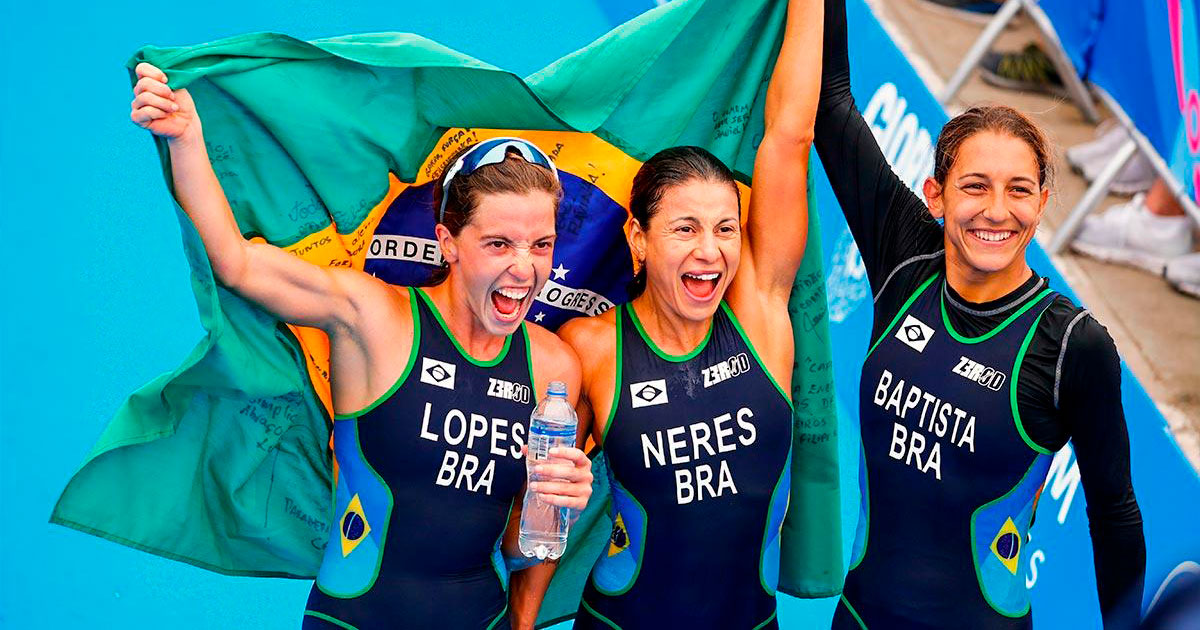 Triatletas brasileñas celebran en Lima 2019