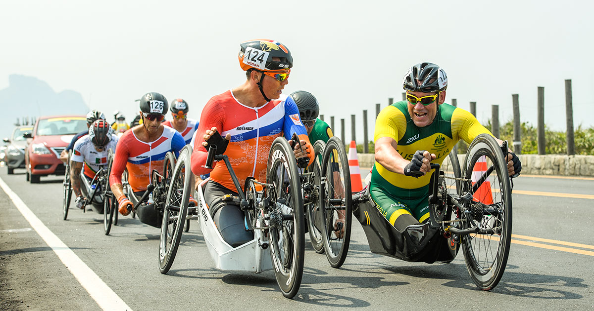 Bicicletas de mano para ciclistas con discapacidad física 