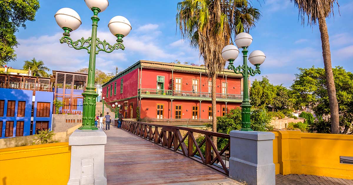 Visita el Puente de los Suspiros en Barranco, la mejor opción si estás en Lima 