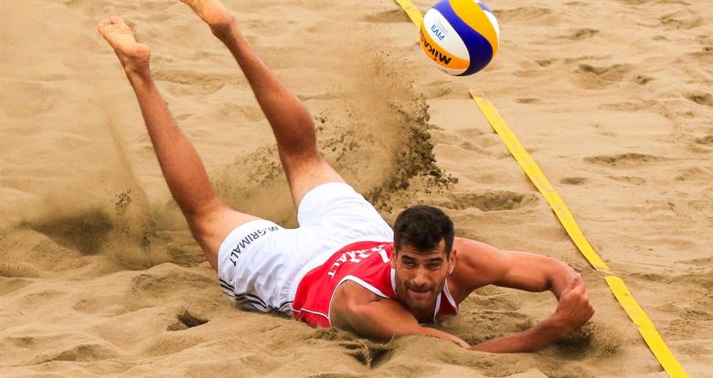 Marco Grimalt and an amazing save - Beach volleyball