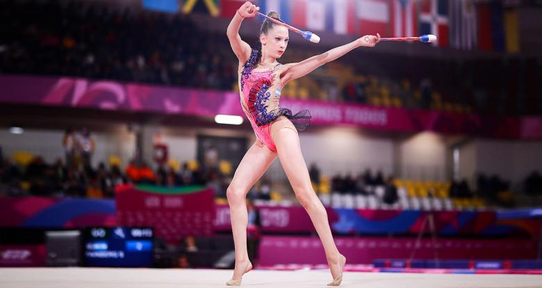 Gymnast Sol Fainberg competing in Lima 2019 to take home a medal at the Villa El Salvador Sports Center