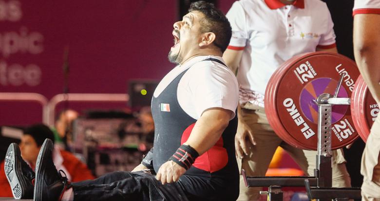 Porfirio Arredondo de México celebra luego de competir en Para powerlifting hombres -80 kg en Lima 2019 en la Villa Deportiva Nacional – VIDENA. 