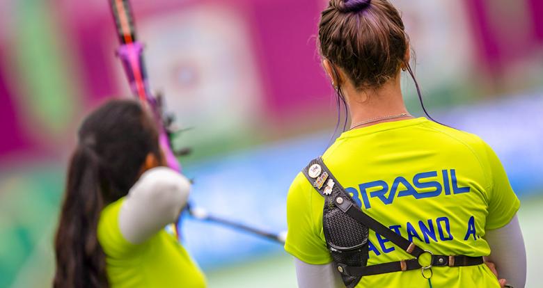 Equipo brasileño participa en competencia de arco recurvo mujeres por equipos de los Juegos Lima 2019 en el Complejo Deportivo Villa Maria del Triunfo