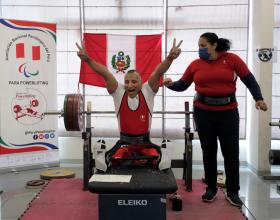 García y Quispe obtienen buenos registros en cita virtual de Para powerlifting 