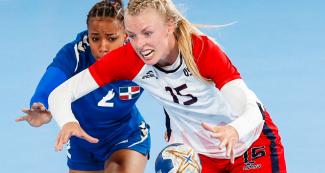Atleta estadounidense, Nicole Andersen, lidera ataque frente a equipo de República Dominicana en partido de Lima 2019