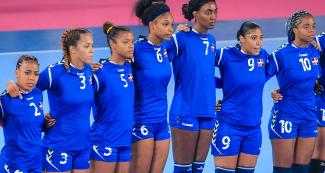 Dominican Republic women's handball team before the match against the United States