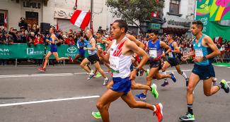 Marathon runners on the Lima 2019 course