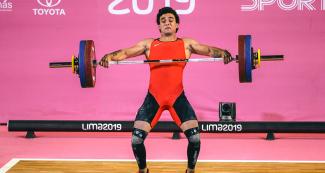 Priou Atencia de Perú levanta pesas en medio de competencia Panamericana Lima 2019 