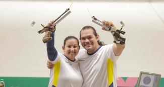 Andrea Pérez y Yautung Cueva, tercer puesto en tiro