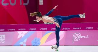 Agustina Suanes de Uruguay demuestra su talento en rutina de patinaje artístico en los Juegos Lima 2019 en la Villa Deportiva Nacional – VIDENA
