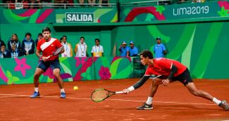 Sergio Galdos y Juan Pablo Varillas, equipo peruano de tenis, enfrenta competencia de dobles masculinos, en los Juegos 2019, en el Club Lawn Tennis