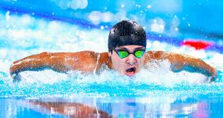 Bautista Scalise de Argentina compite en Para natación 100 m mariposa masculino S14 en la Villa Deportiva Nacional – VIDENA en los Juegos Parapanamericanos Lima 2019
