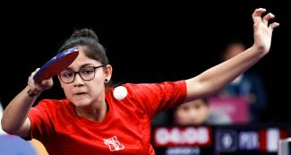 Isabel Duffoo de Perú se enfrenta al equipo chileno de tenis de mesa en los Juegos Lima 2019 en la Villa Deportiva Nacional – VIDENA