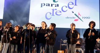 Niños cantan y tocan flauta en espectáculo musical del Culturaymi el día 24 de agosto en Lima 2019
