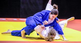 Alana Martins de Brasil se enfrenta a Cynthia Simon de EE. UU. en judo -70 kg en la Villa Deportiva Nacional – VIDENA en Lima 2019