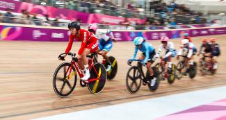 Riders from the Americas compete at the Lima 2019 women’s Madison event at the National Sports Village – VIDENA. 