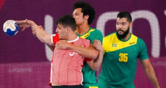 Thiago de Brasil se enfrenta contra Alan Villalobos de México en Balonmano