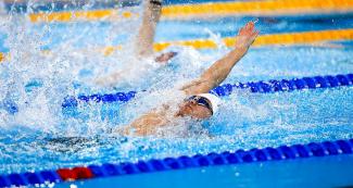 Tyson Macdonald de Canadá, bracea durante competencia masculina de Para natación en los Juegos Parapanamericanos Lima 2019, en la Villa Deportiva Nacional – VIDENA. 