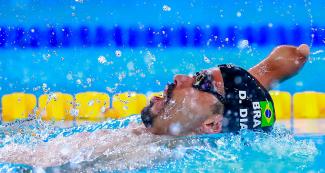 Daniel Dias de Brasil compite en Para natación 50 m dorso hombres S5 en la Villa Deportiva Nacional – VIDENA en Lima 2019.