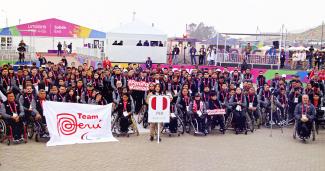 139 Para atletas que representarán al Perú posan para una foto en la Villa Parapanamericana en Lima 2019