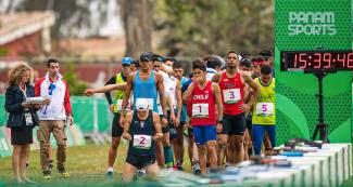  Deportistas de América se preparan para correr en competencia de pentatlón moderno de Lima 2019 en la Escuela de Equitación del Ejército.