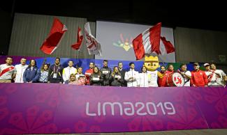 Alrededor de 300 personas, entre Embajadores de Lima 2019, medallistas Panamericanos y representantes de la sociedad civil portaron la antorcha por las principales calles de la capital.