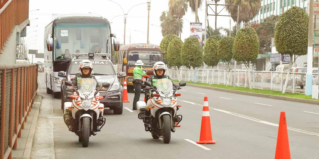 The Peruvian National Police assists in the Callao Pan American Lane testing.