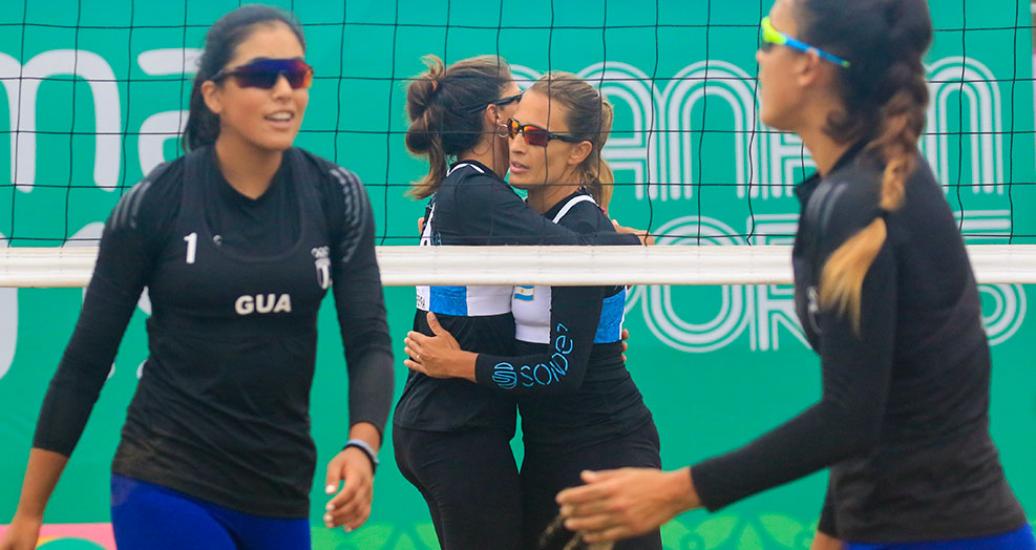 Argentinian celebration - Ana María Gallay and Gabriela Pereyra - Beach volleyball