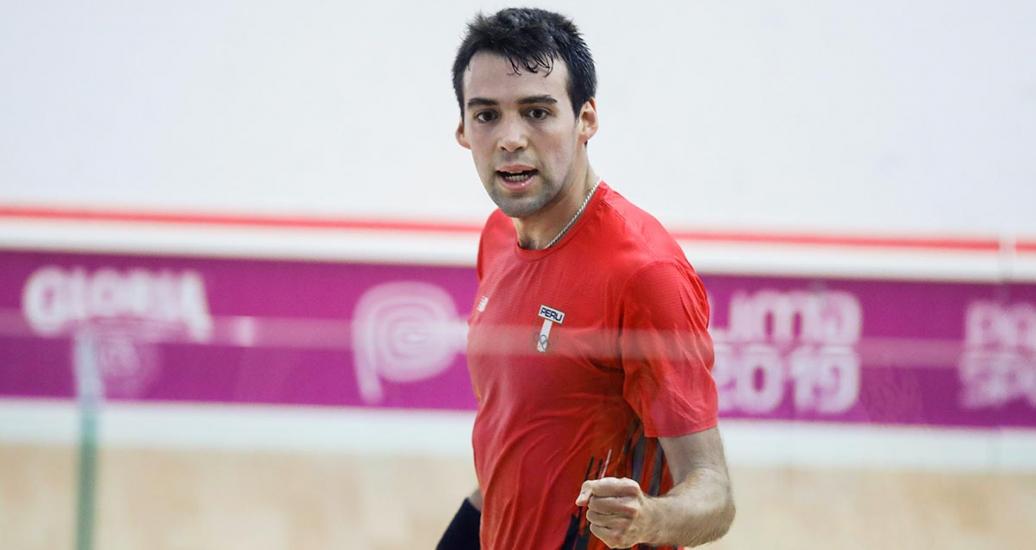 Alonso Escudero competes in squash match
