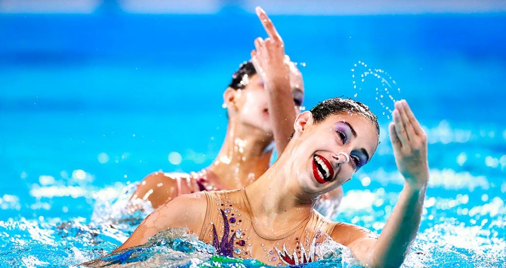 Gabriela Alpajón and Soila Valdés enjoy the public’s applause after their amazing show at the Villa Deportiva – VIDENA, at Lima 2019 