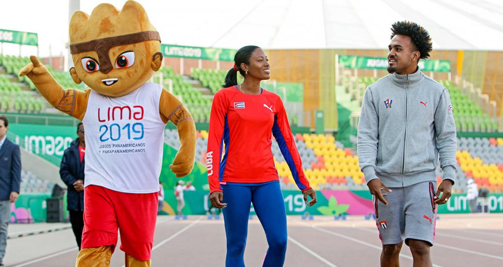 Omara Durand, Milco, atleta caminan en sede la VIDENA, uno de los lugares donde se llevará acabo algunas disciplinas de los Juegos Parapanamericanos Lima 2019