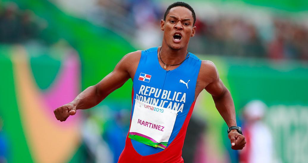 Yancarlos Martinez de República Dominicana corre a toda velocidad en competencia de atletismo de los Juegos Lima 2019 en la Villa Deportiva Nacional – VIDENA, en los Juegos Lima 2019