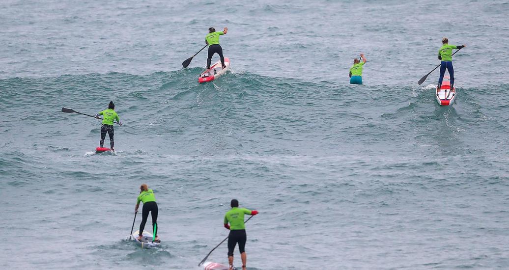 Estas surfistas se entregan totalmente al mar con el objetivo de obtener la medalla de oro en la final de la competencia de Surf SUP femenino de los Juegos Lima 2019 en Punta Rocas.