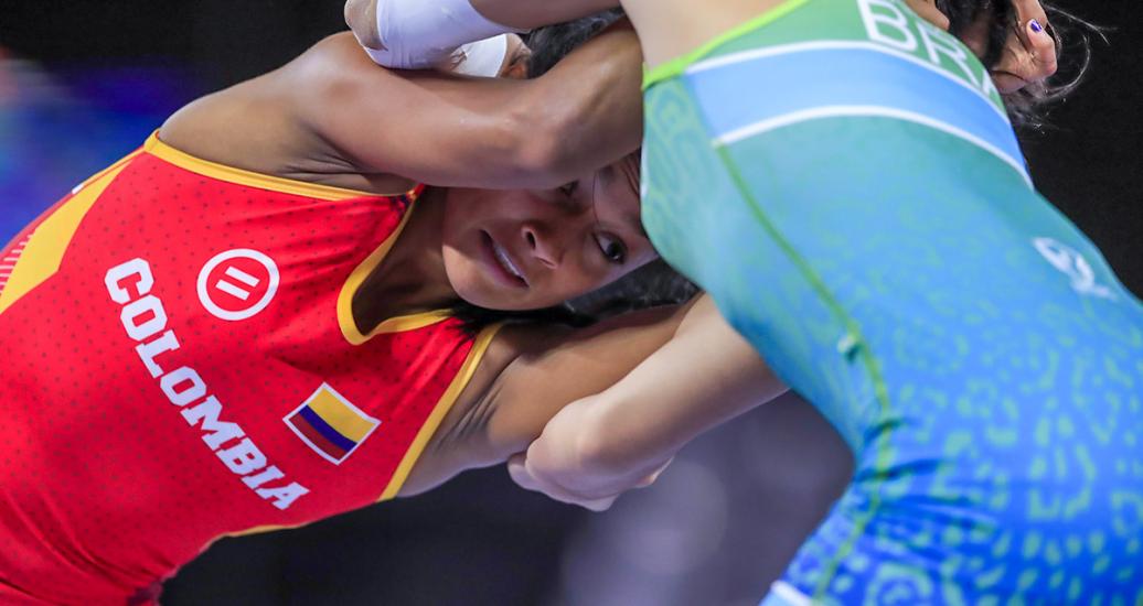 Carolina Castillo de Colombia se enfrenta a Kamila Barbosa de Brasil en lucha estilo libre femenino 50 kg, en los Juegos Lima 2019, en la Villa Deportiva Regional del Callao.