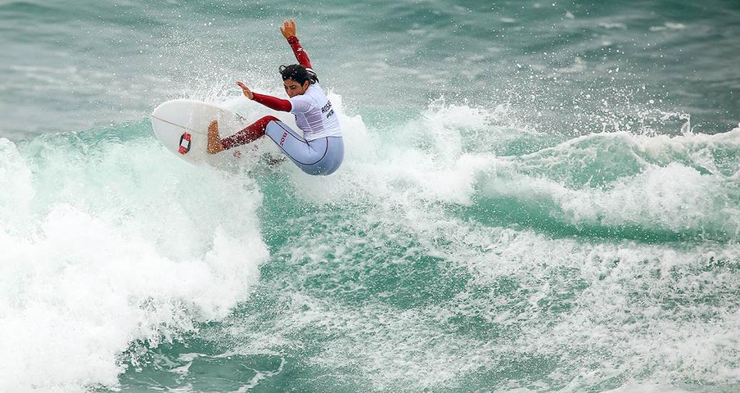 La surfista Daniela Rosas demuestra su talento en la competencia de los Juegos Lima 2019 y pasa la gran final, en Punta Rocas