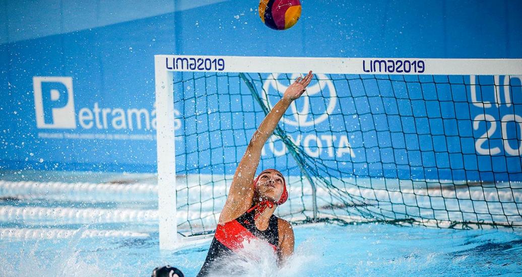 Canadian Water Polo players playing defense at the Lima 2019 Games in Villa María del Triunfo