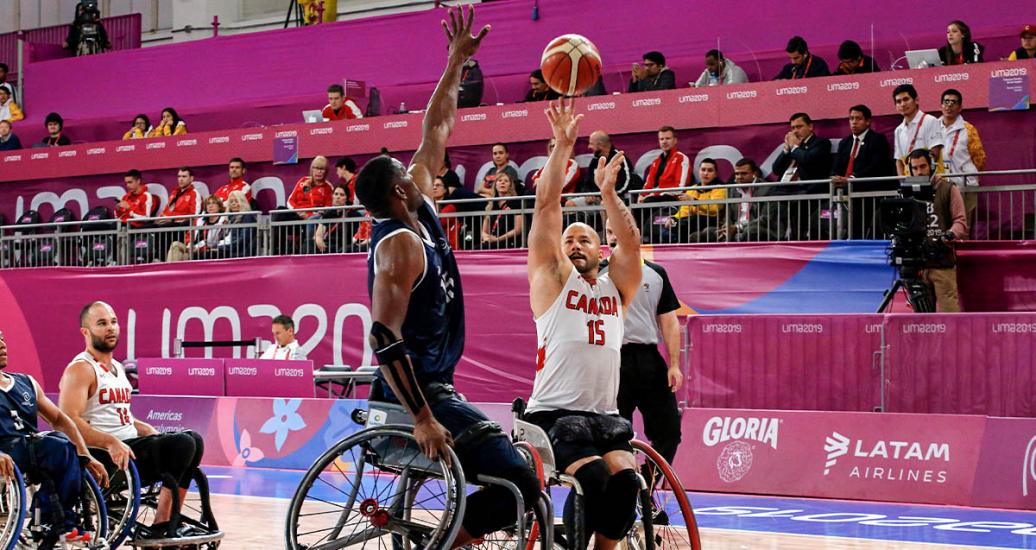 Jugadores de baloncesto en silla de ruedas de Colombia y Canadá se enfrentan en semifinal de baloncesto en silla de ruedas contra Canadá en Lima 2019 en la Villa Deportiva Nacional – VIDENA